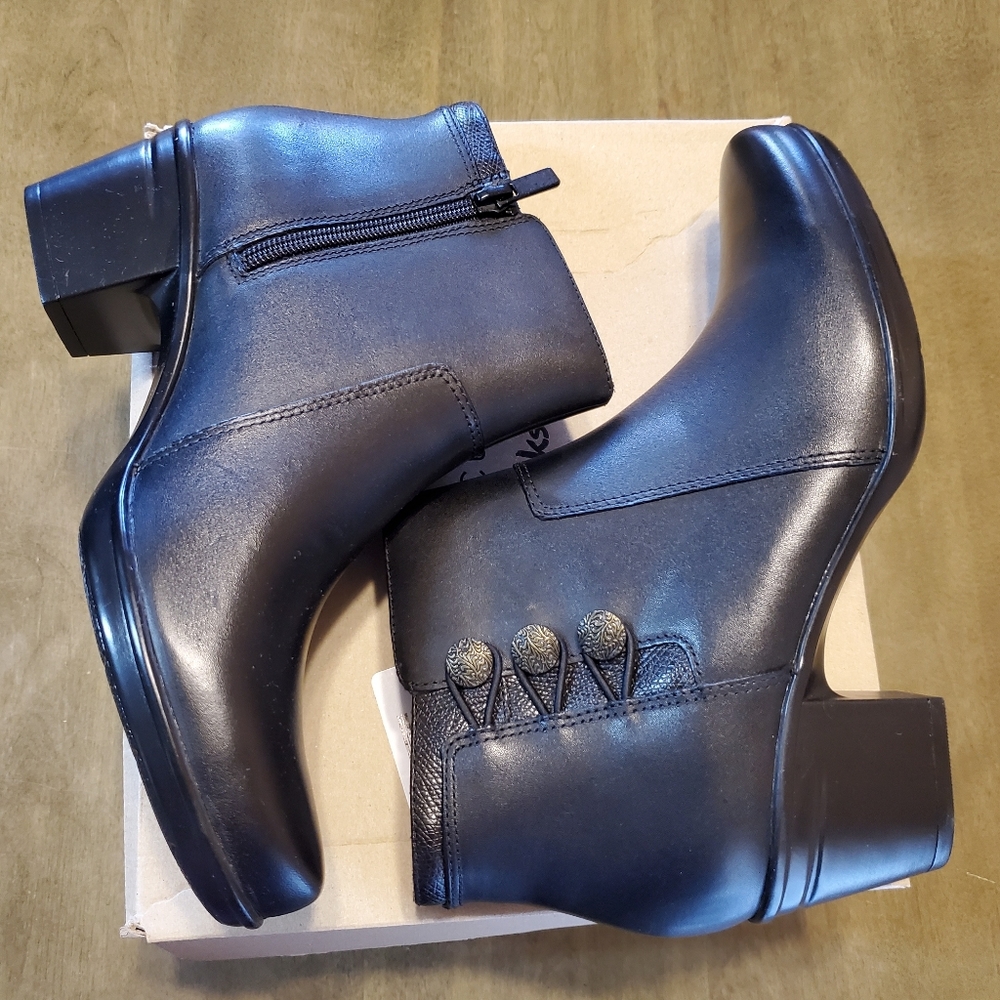 Clarks Emslie Monet Ankle Boots